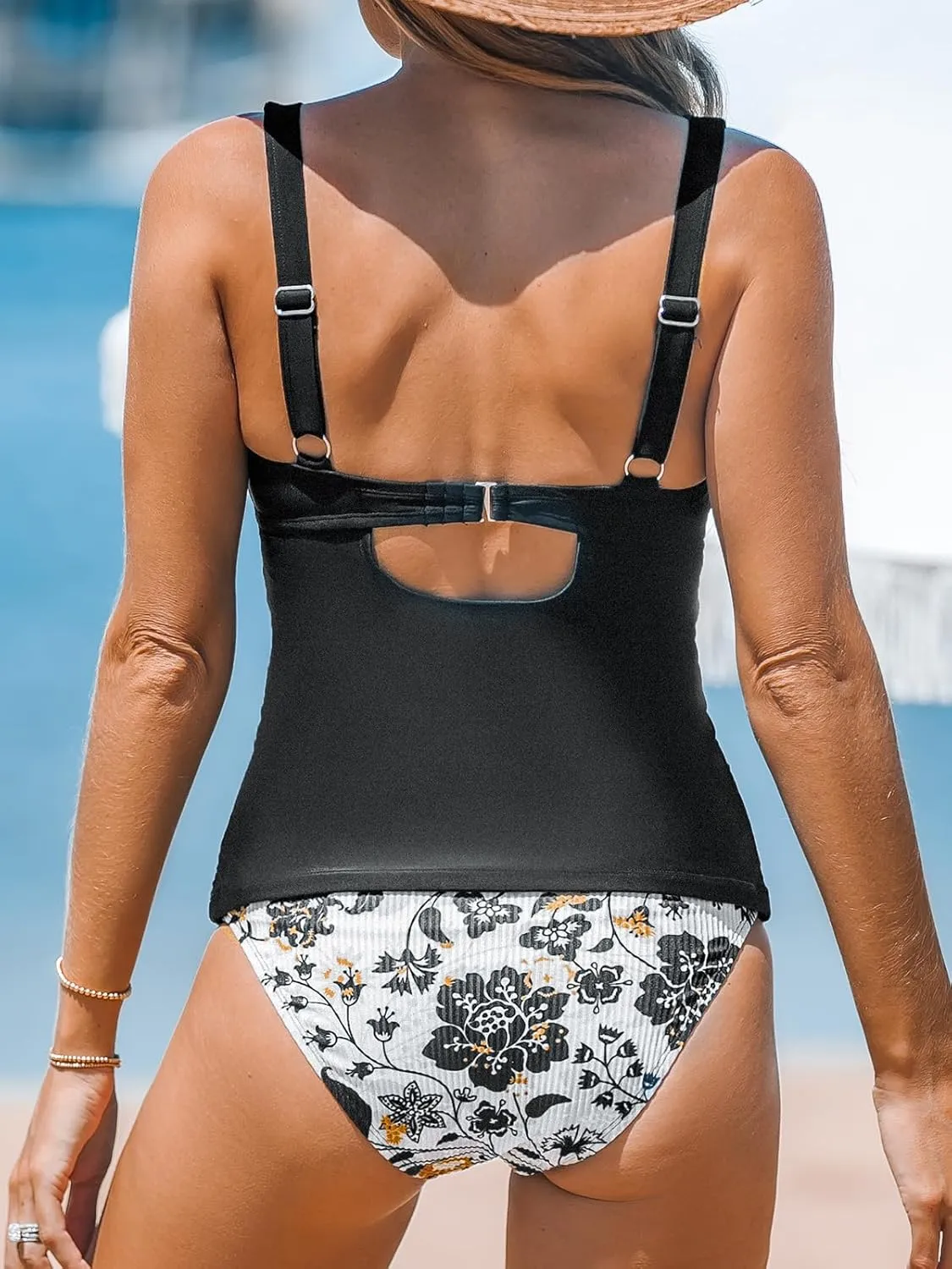 CUPSHE Women's Tankini Sets Two Piece Swimsuits Mid Rise V Neck Adjustable Straps Back Hook Cutout Cheeky