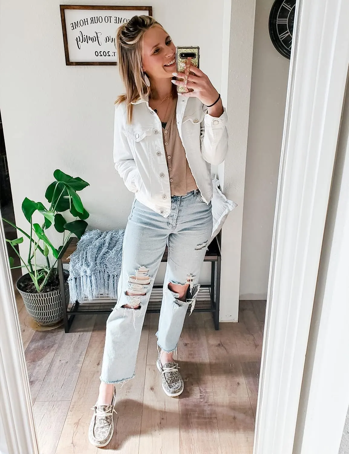 GRAPENT Women's Basic Button Down Long Sleeve Stretchy Jean Trucker Denim Jacket