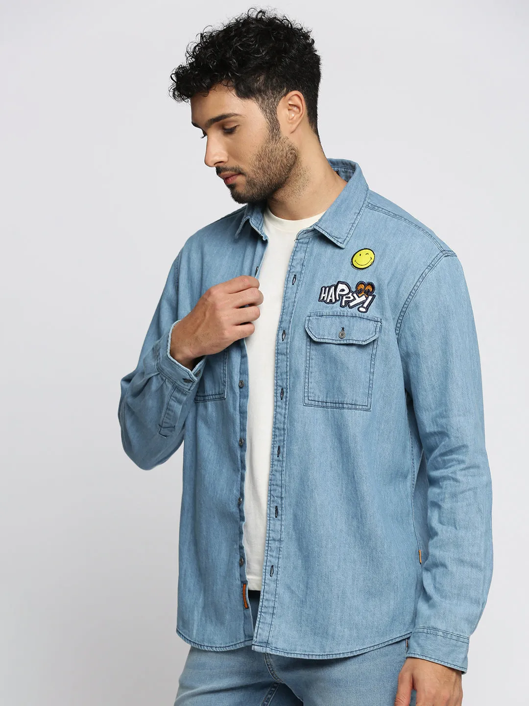 Men Blue Comfort Spread Collar Applique Oversized Denim Casual Shirt