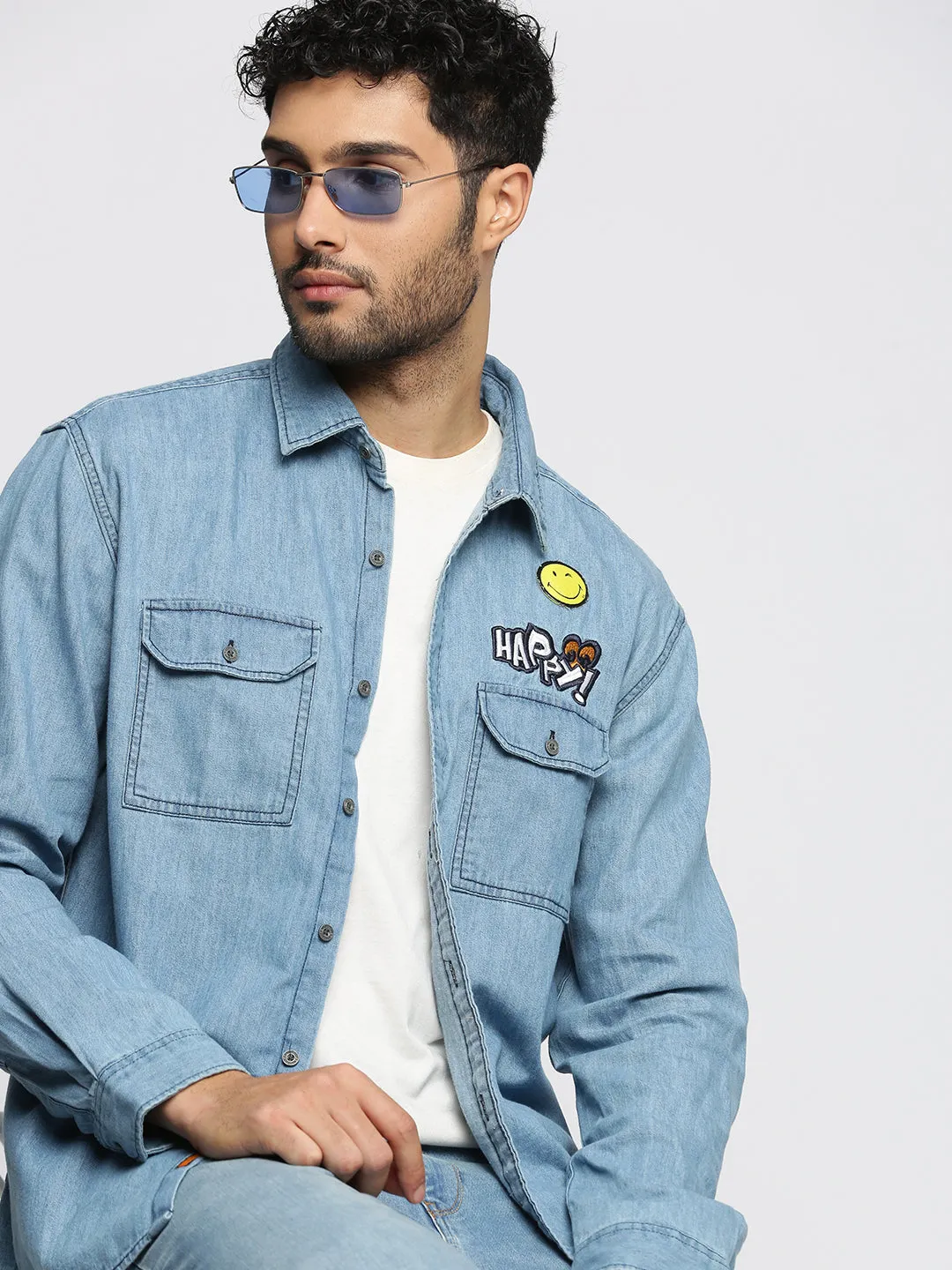 Men Blue Comfort Spread Collar Applique Oversized Denim Casual Shirt