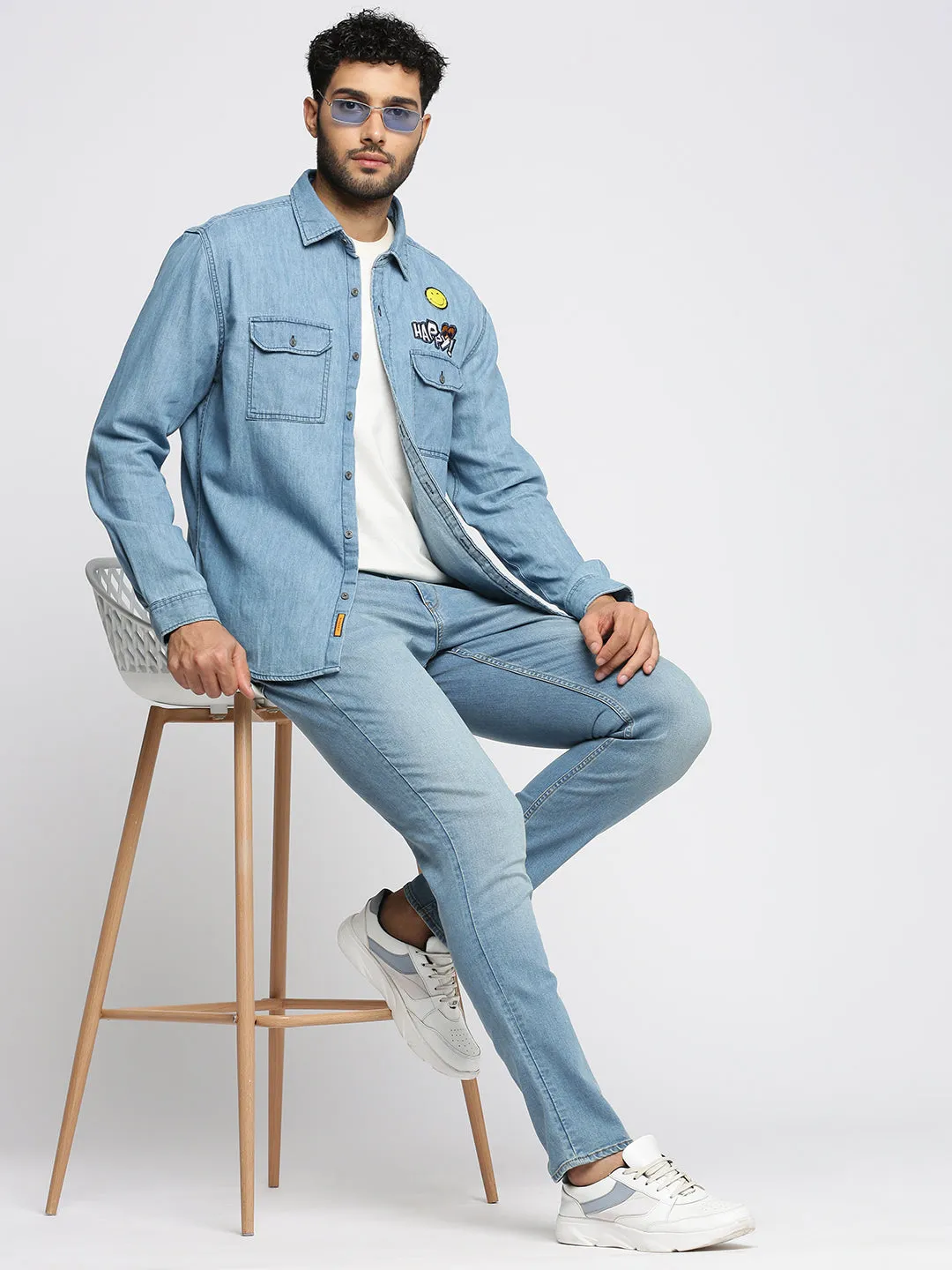 Men Blue Comfort Spread Collar Applique Oversized Denim Casual Shirt