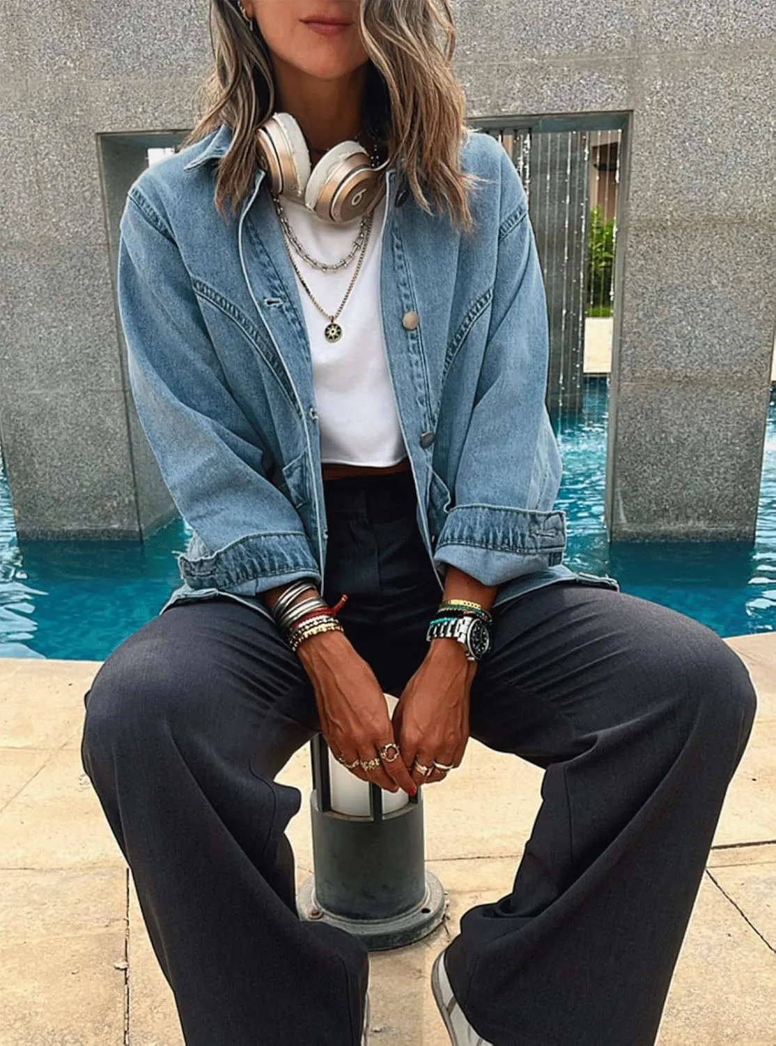 Women's Casual Oversized Button Up Denim Jackets Shacket Long Sleeve Pockets Denim Jean Jacket with Huge Pockets